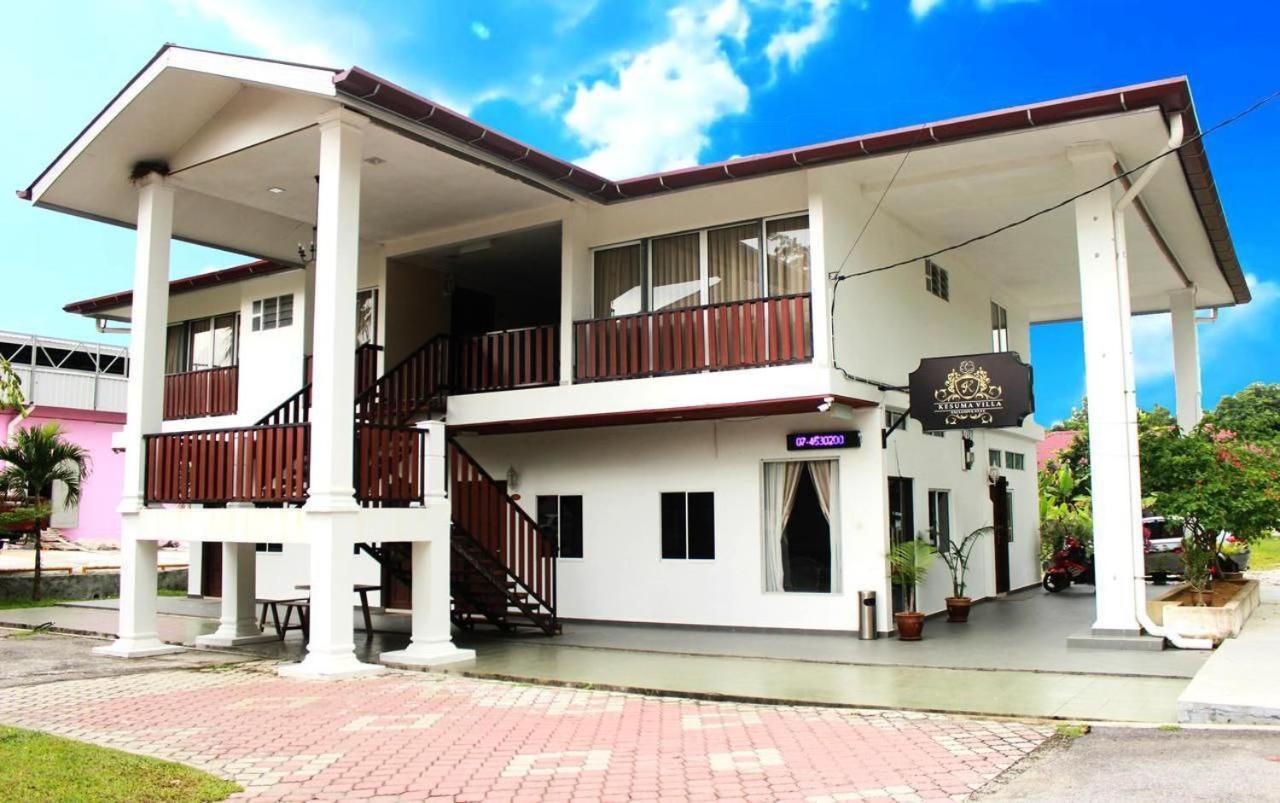 New Kesuma Villa Exclusive Stay Parit Raja Exterior photo